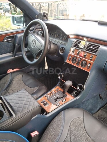 Mercedes E 280-18