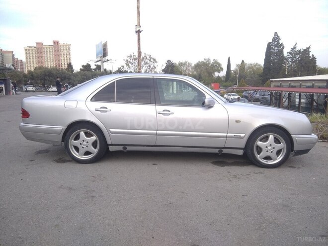 Mercedes E 280-21