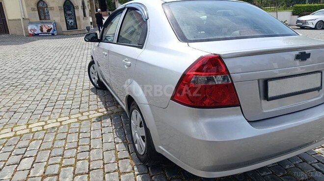 Chevrolet Aveo-8