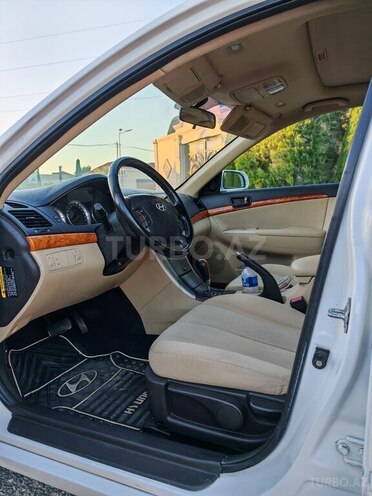 Hyundai Sonata-4