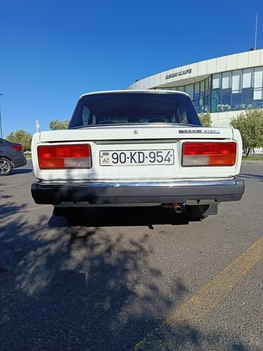 LADA (VAZ) 2107-21