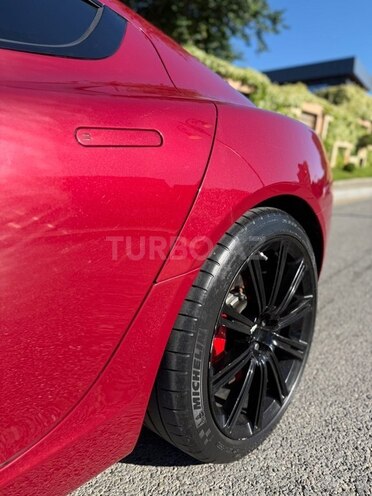 Aston Martin Rapide-10