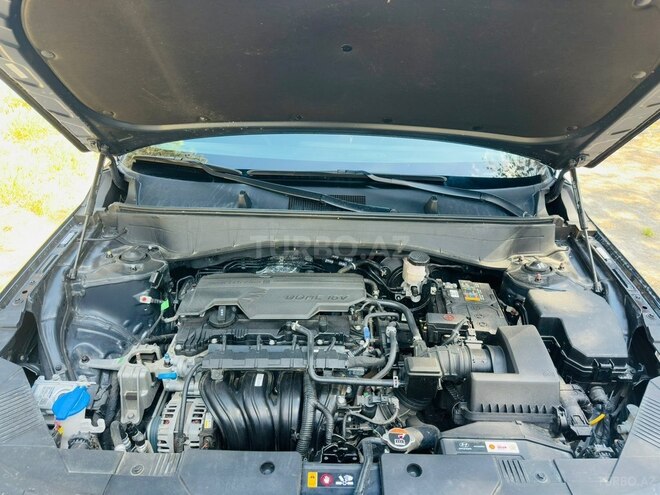 Hyundai Kona-15