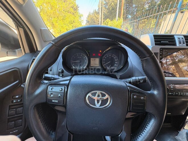 Toyota Land Cruiser Prado-7