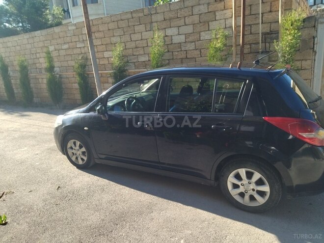 Nissan Tiida-5
