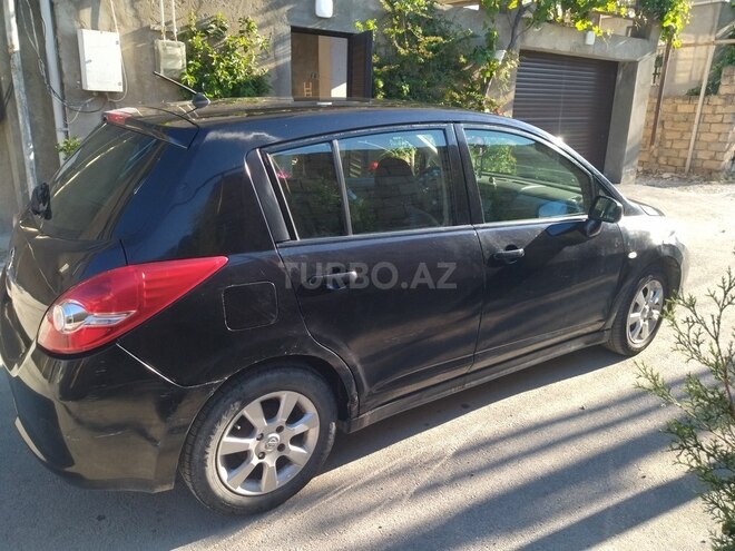 Nissan Tiida-4