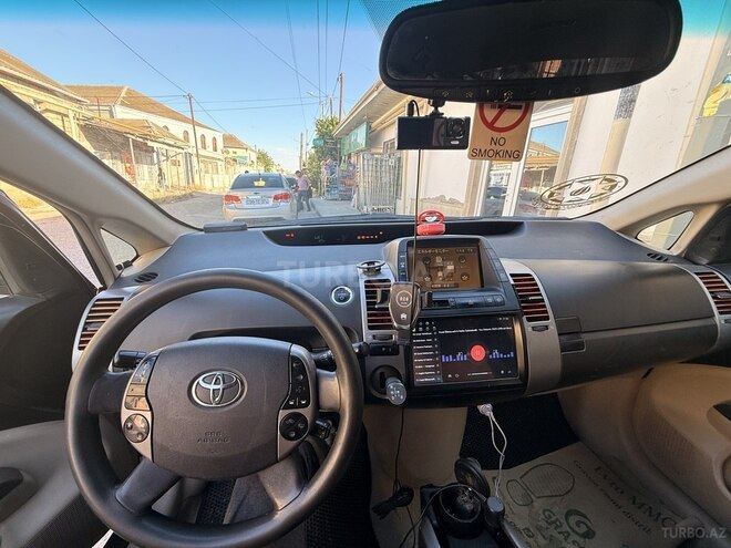 Toyota Prius-3
