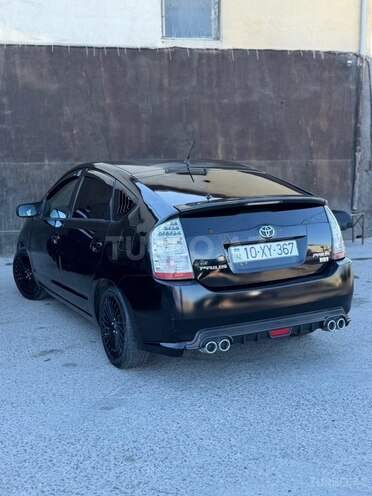 Toyota Prius-4