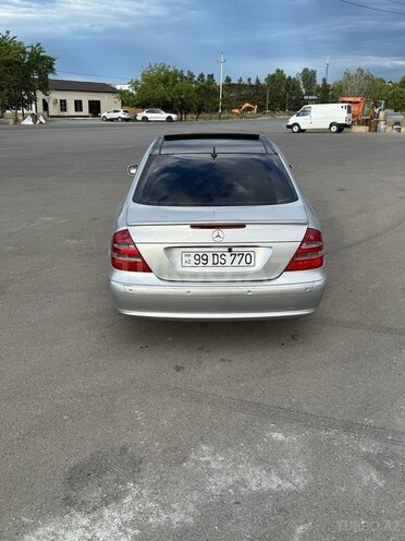 Mercedes E 240-2