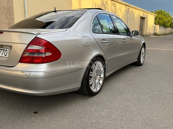 Mercedes E 240-7