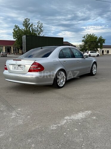 Mercedes E 240-3