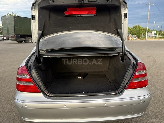 Mercedes E 240-17