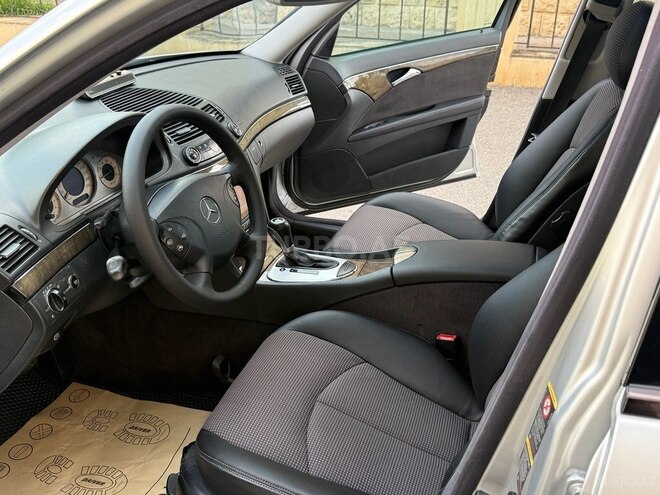 Mercedes E 240-12