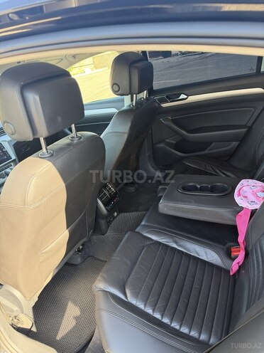 Volkswagen Passat-13