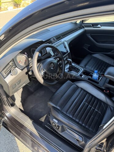 Volkswagen Passat-11