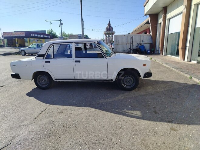 LADA (VAZ) 2107-2