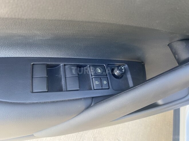 Toyota Corolla Cross-9