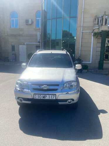 Chevrolet Niva-1