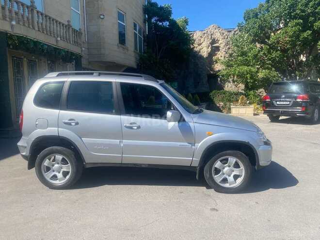 Chevrolet Niva-2