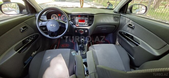 Kia Rio-7
