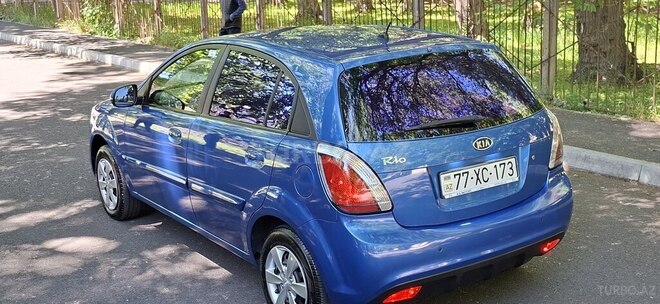 Kia Rio-11