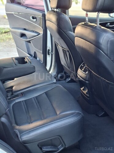 Kia Sorento-8