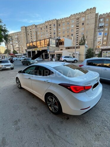Hyundai Elantra-5