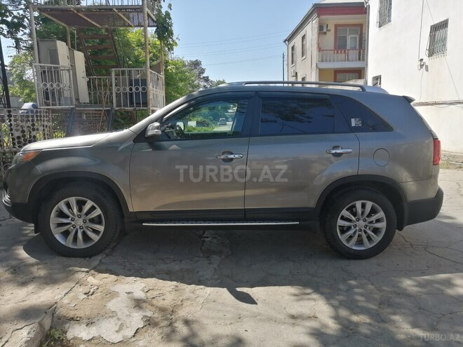 Kia Sorento-12