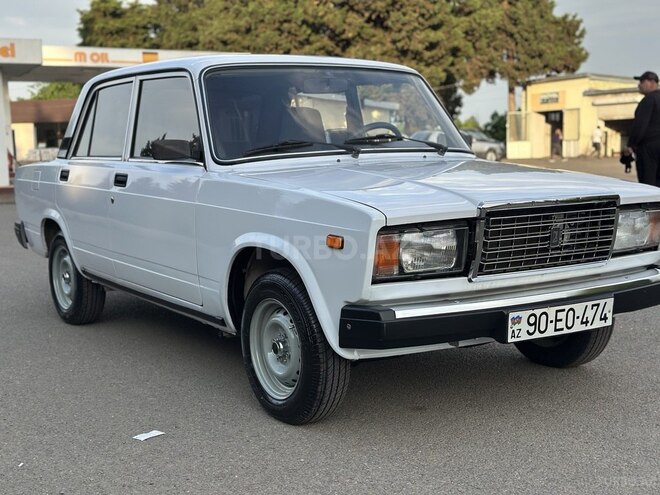 LADA (VAZ) 2107-1