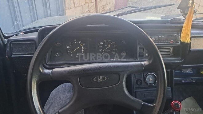 LADA (VAZ) 2107-2
