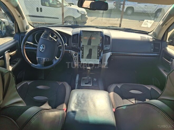 Toyota Land Cruiser-11
