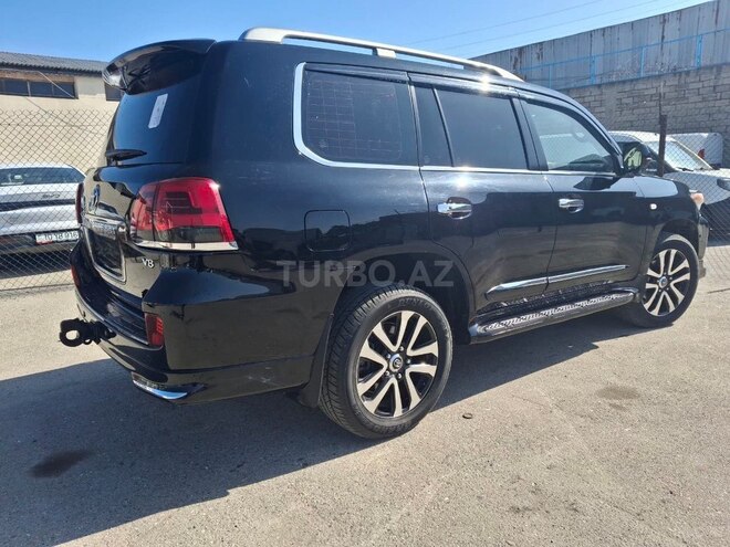 Toyota Land Cruiser-7