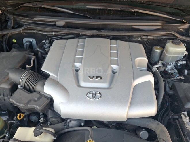 Toyota Land Cruiser-13