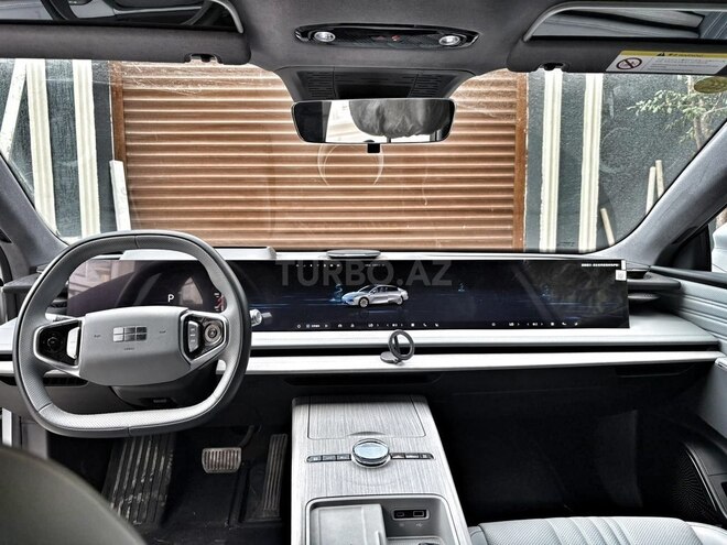 Geely Galaxy E8-9