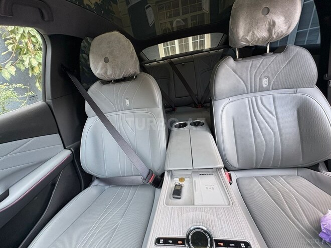 Geely Galaxy E8-5