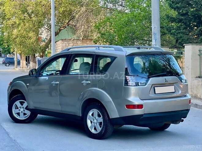 Mitsubishi Outlander-5