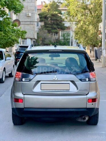 Mitsubishi Outlander-8