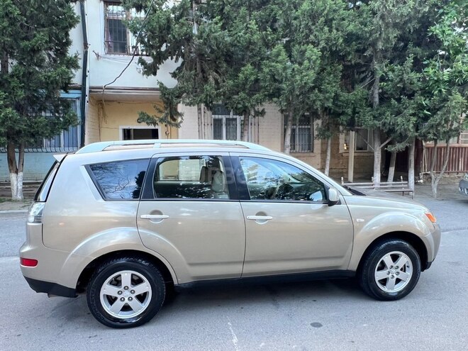 Mitsubishi Outlander-9