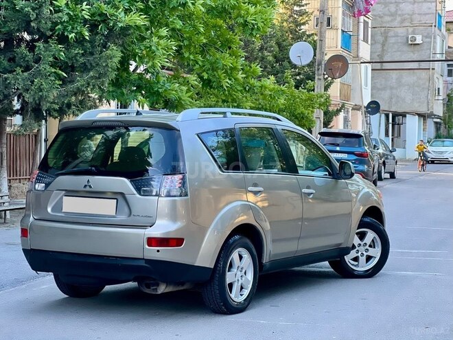 Mitsubishi Outlander-4