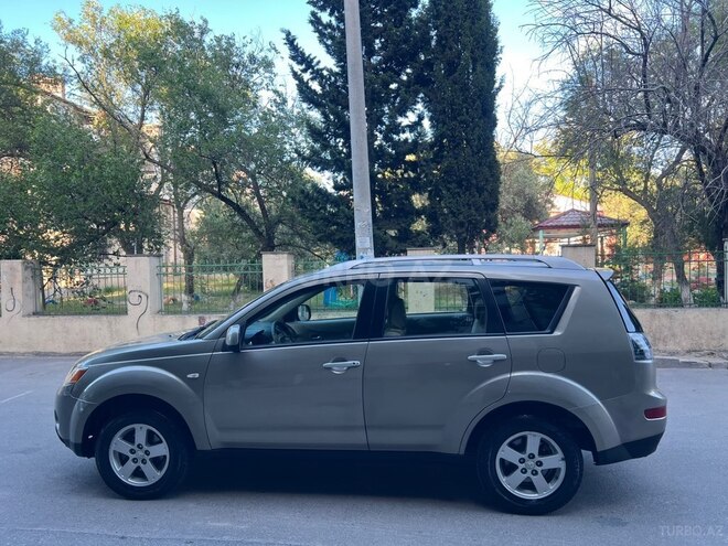 Mitsubishi Outlander-10