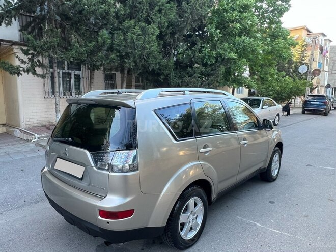 Mitsubishi Outlander-11