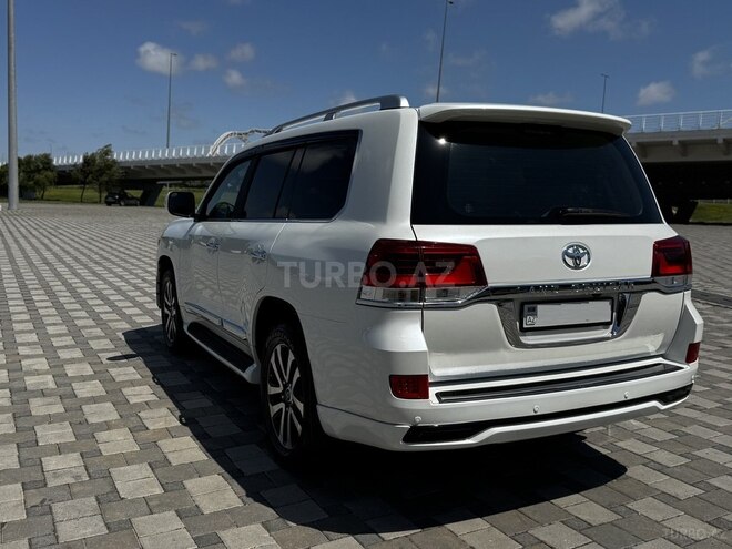 Toyota Land Cruiser-5