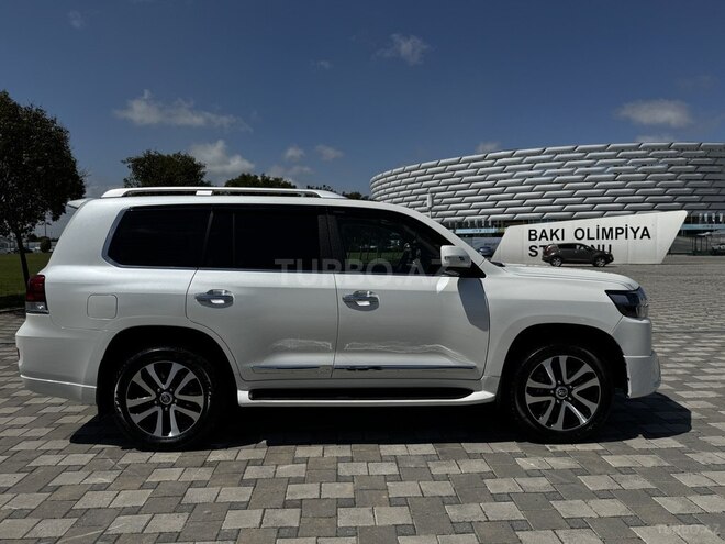 Toyota Land Cruiser-8