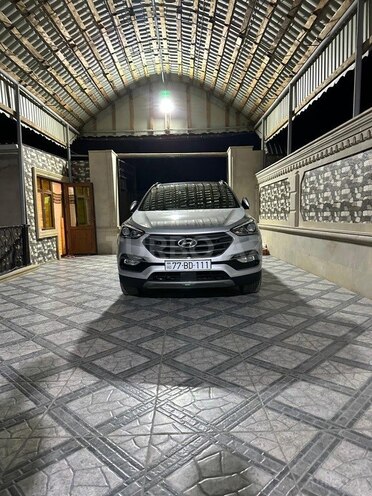 Hyundai Santa Fe-15