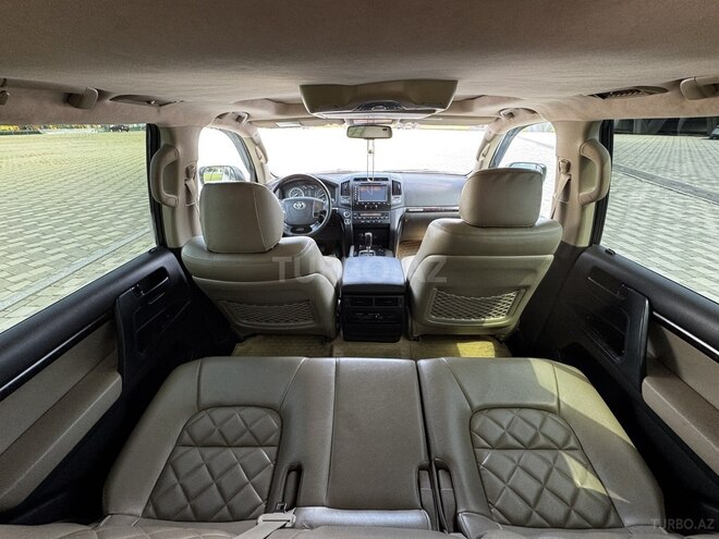 Toyota Land Cruiser-15