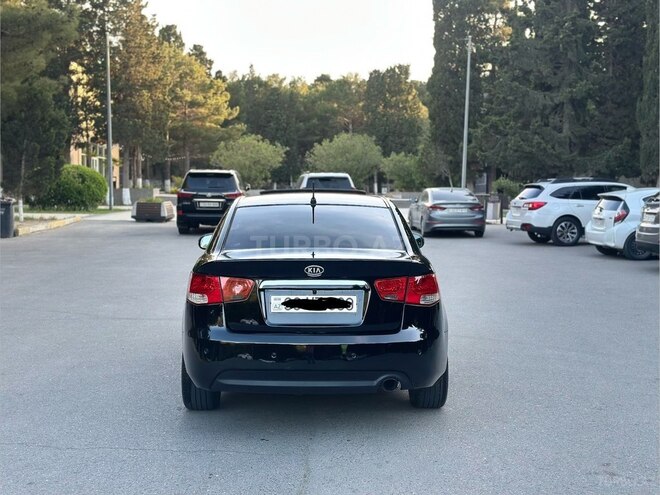 Kia Cerato-5