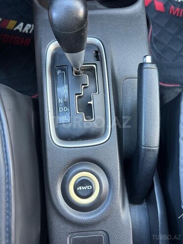 Mitsubishi Outlander-5