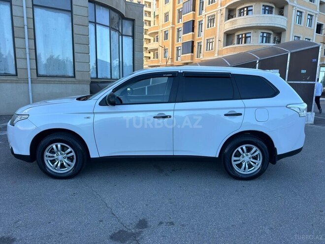 Mitsubishi Outlander-10