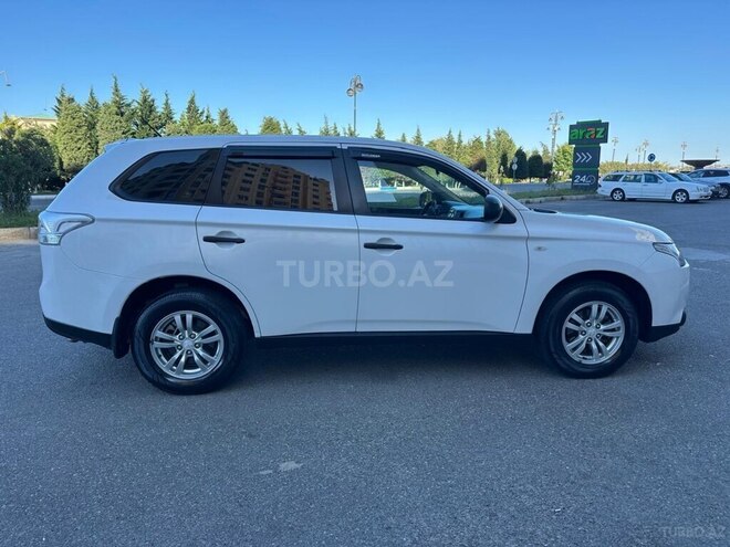 Mitsubishi Outlander-7