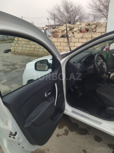 Renault Logan-8